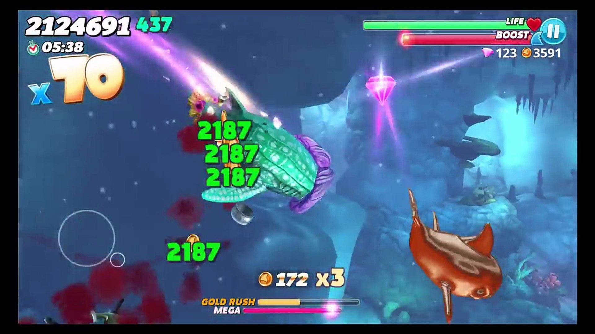 Whale Shark Vs Megalodon Highest Score Challenge Hungry Shark World 動画 Dailymotion