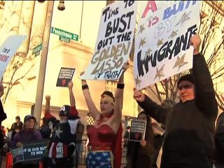 ট্রাম্পের অভিবাসন নীতির বিরোধিতা করে বিক্ষোভ