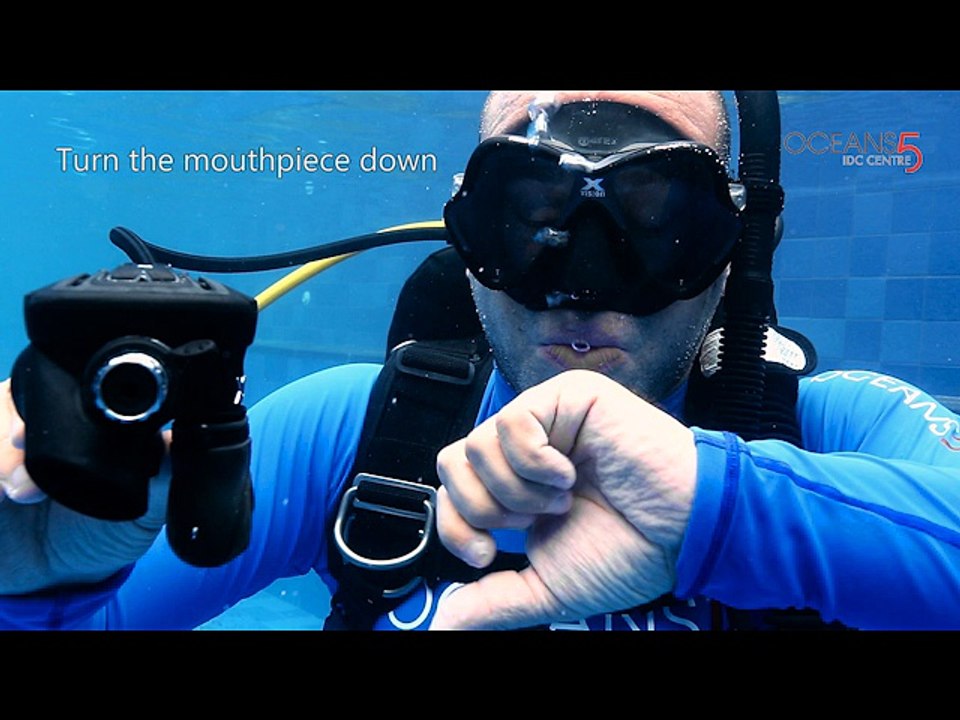 PADI Divemaster Skills at the Gili Islands in Indonesia: Free Flow reg 1