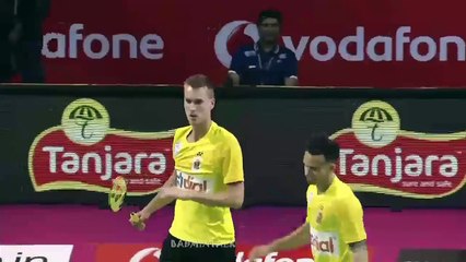 Mads Pieler Kolding fait un smash à 426 km/h au badminton