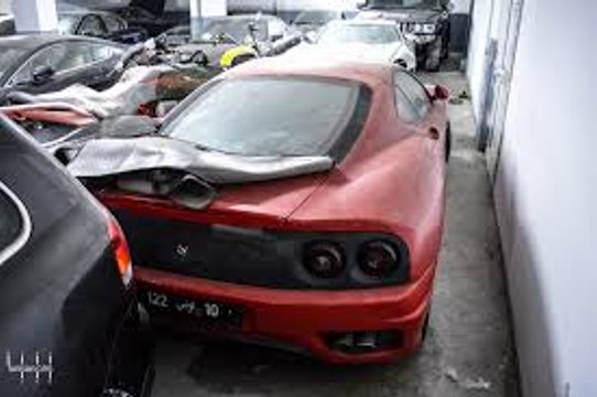 Klem Ennes, Voitures confisquées