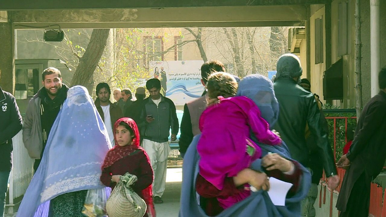 Sex, Verhütung, Jungfernhäutchen: Tabu-Hotline in Afghanistan