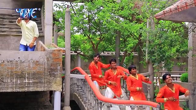 Maidan Sari Uthake दाढ़ी बनावत रही - Sadi Uthake Maidam - Narendra Mahi - Bhojpuri Hot Song New