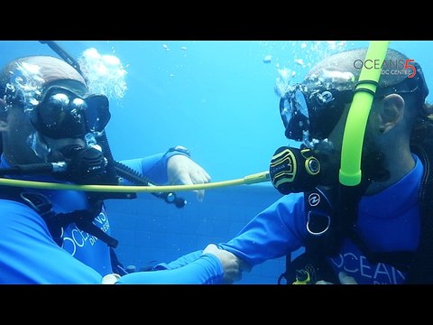 PADI Divemaster training at the Gili islands Indonesia with Oceans 5 Gili Air: Alternate Air Source Ascending