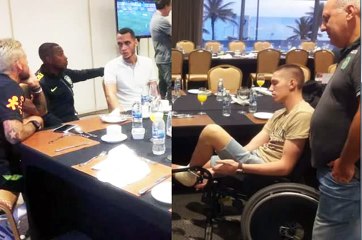 EMOÇÃO!! Neto e follmann sobreviventes  da Chapecoense visitam jogadores da Seleção Brasileira