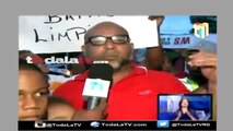 Residentes de Villa consuelo protestan contras aguas negras desbordadas de pozos septicos-Telenoticias canal 11-Video