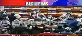 PTI aur PML N ke Parliamentarians apas mein gutham gutha - Exclusive video of fight