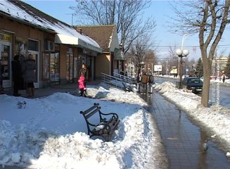 Borani, uglavnom, održavaju prilaze objektima, 26. januar 2017. (RTV Bor)
