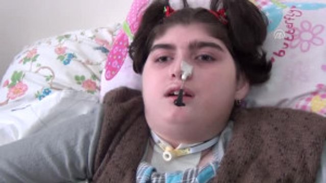 Bedensel ve Zihinsel Engelli Gülce'ye Doğum Günü Sürprizi