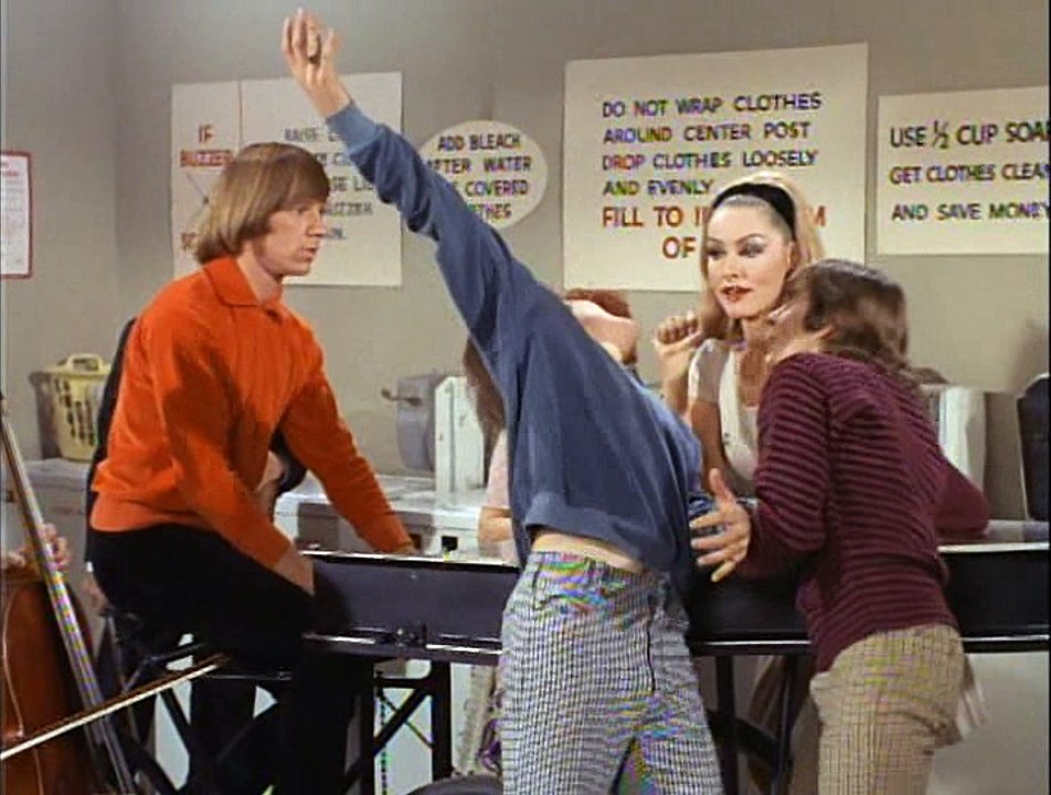The Monkees S01 Episode 29 - Monkees Get Out More Dirt
