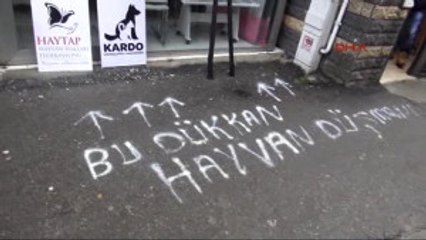Hayvanseverlerden Köpekleri Döven Esnafa Protesto