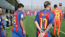 Neymar brinca com Mascherano e rouba a cena na foto oficial do Barcelona