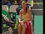 İç Çamaşırını Değiştiren Tenisci
