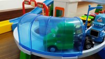 Disney Pixar Mack Truck Racing and Disney Pixar Cars Tracks Playset with Tayo The little bus