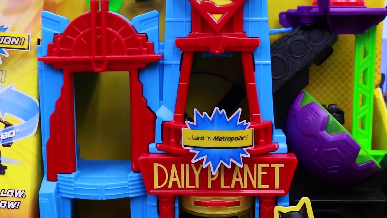 Batman vs Superman NEW Super Hero Flight City Imaginext Playset Super Villains Attack Superheroes