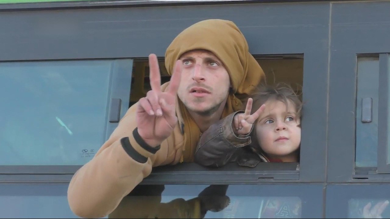 Aleppo: Thousands evacuated from besieged city