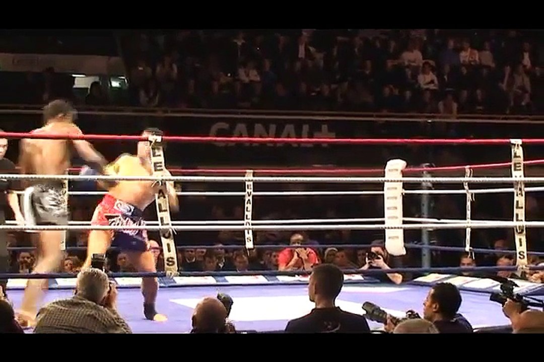 Yodsaenklai Fairtex vs Vuyisile Colossa