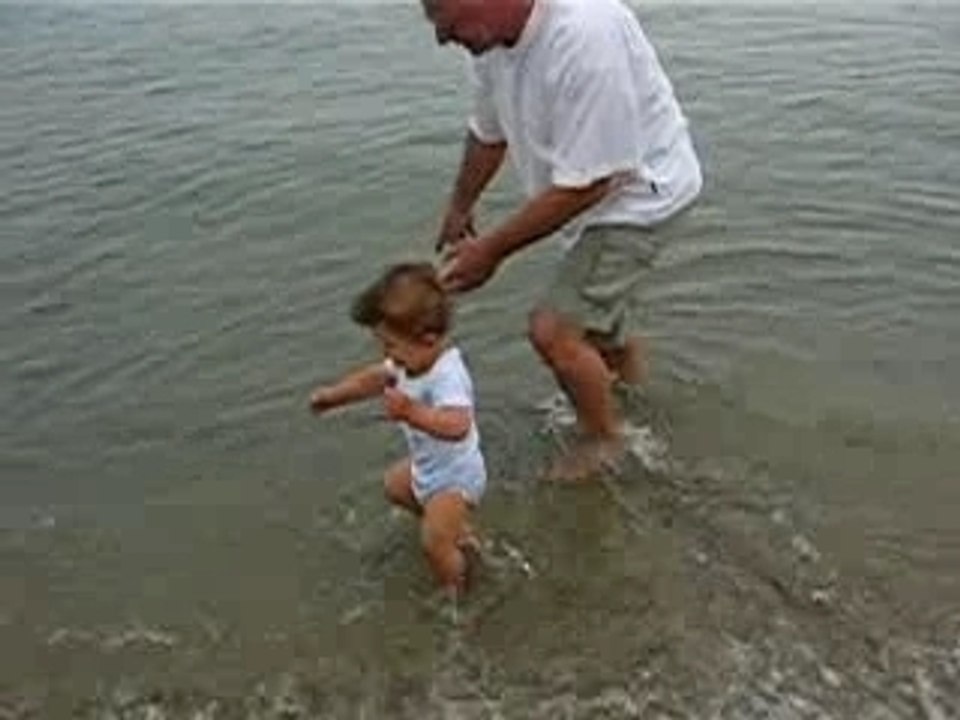 et plouf dans l'eau