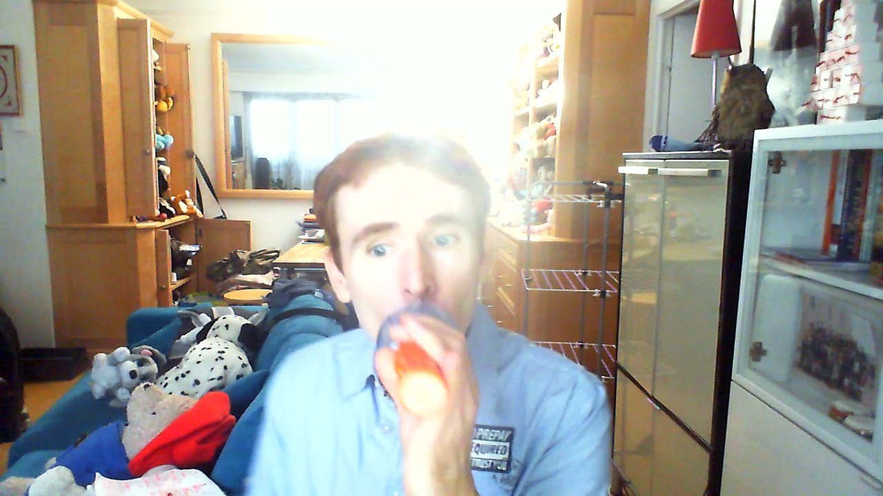 Wiwi égratigne "vem dançar kuduro" de Lucenzo & Big Ali