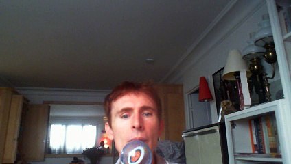 Wiwi égratigne "la queue du poisson" de Barcella