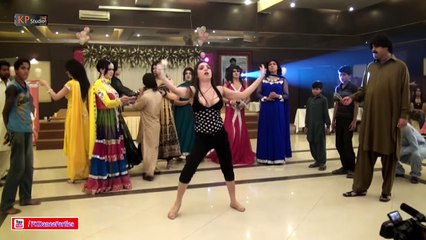 PHOOL DANCING @ PAKISTANI WEDDING MUJRA PARTY 2016