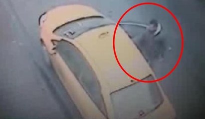 Taksiciye 'Kısa mesafe' kurşunu kamerada... Kendini dışarı zor attı