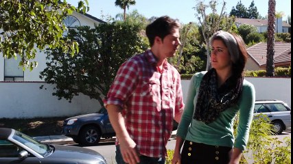 Holiday Breakup: Chloe's Impulsive Energy 🌟