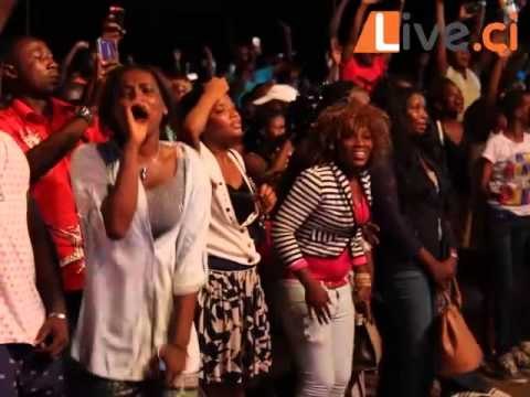 LIVE.CI / Singuila met le feu au Palais des sports