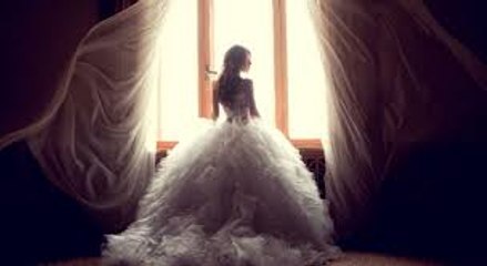 الخطوات السحرية لاختيار فستان زفافك الذي تحلمين به