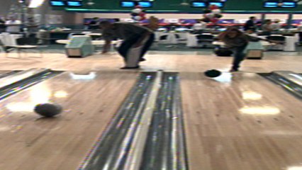 Tim Duncan Goes Bowling - NTSC