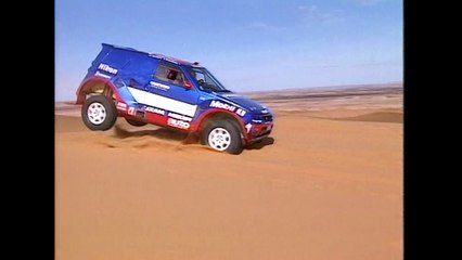 Dakar 2000 : Stéphane Peterhansel joue au patron-pilote avec Mega