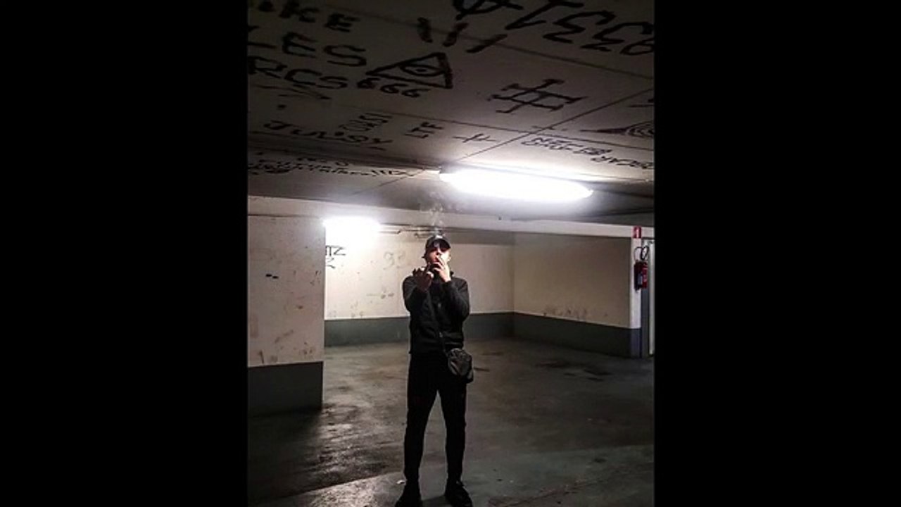 Lesram - Jeune d'en Bas