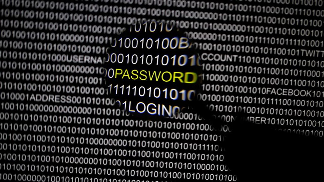 Білий дім пішов у бій проти Дональда Трампа через кібер-атаки