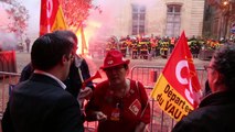 Vaucluse : les pompiers manifestent pour plus de moyens