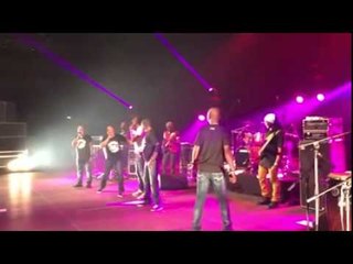 MAGIC SYSTEM REND HOMMAGE À COPA BARRY EN PLEIN CONCERT À BRUXELLES