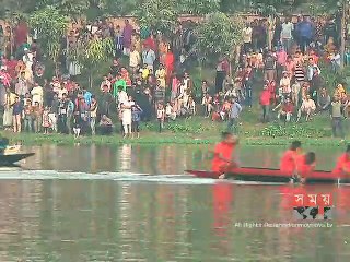 বিজয় দিবসে রাজধানীর হাতিরঝিলে নৌকা বাইচ