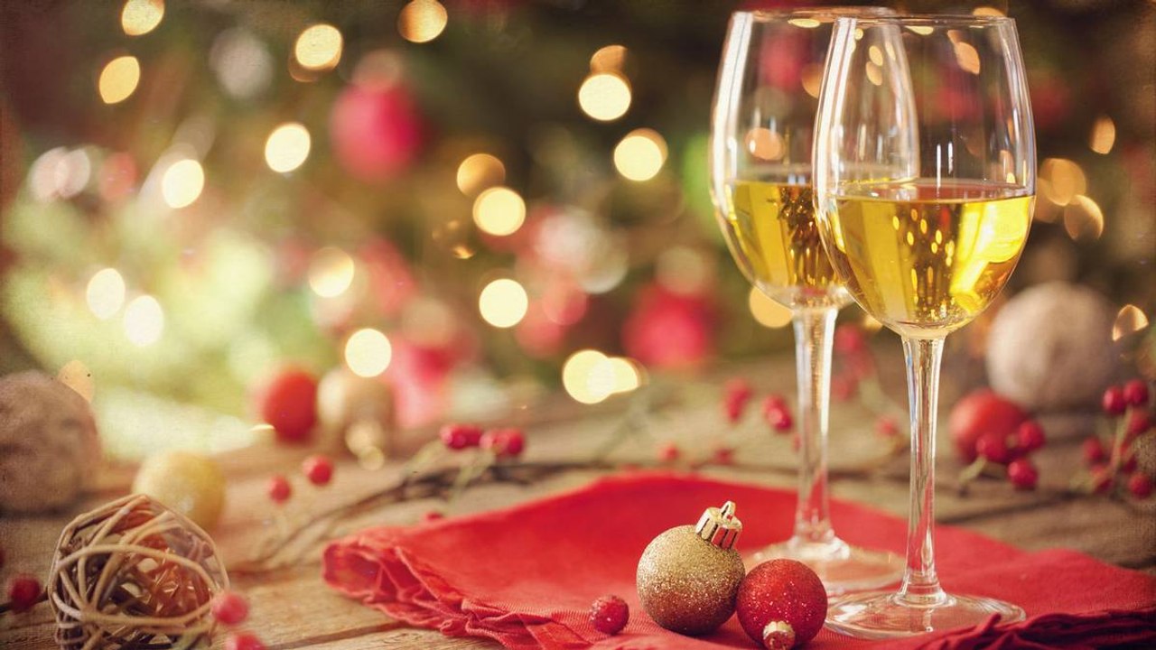 Tipps vom Fachhändler: So wählen Sie den richtigen Wein zum Weihnachtsmenü