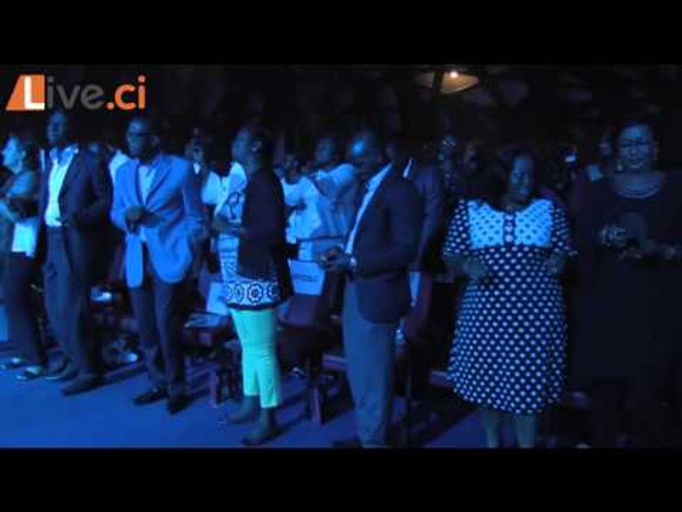 Asa en concert live à l'hôtel Ivoire d'Abidjan