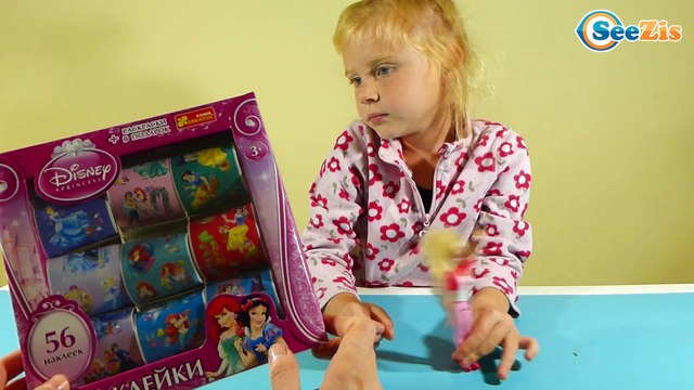 ✔ Кукла Барби и девочка Маша открывает новый набор наклеек / Disney Toys / Barbie Doll ✔