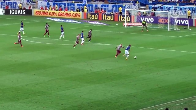 Relembre golaço de Marcelo Moreno pelo Cruzeiro