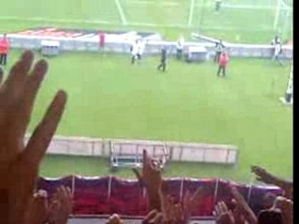 Psg om si t'es fier du psg frape dans tes mains