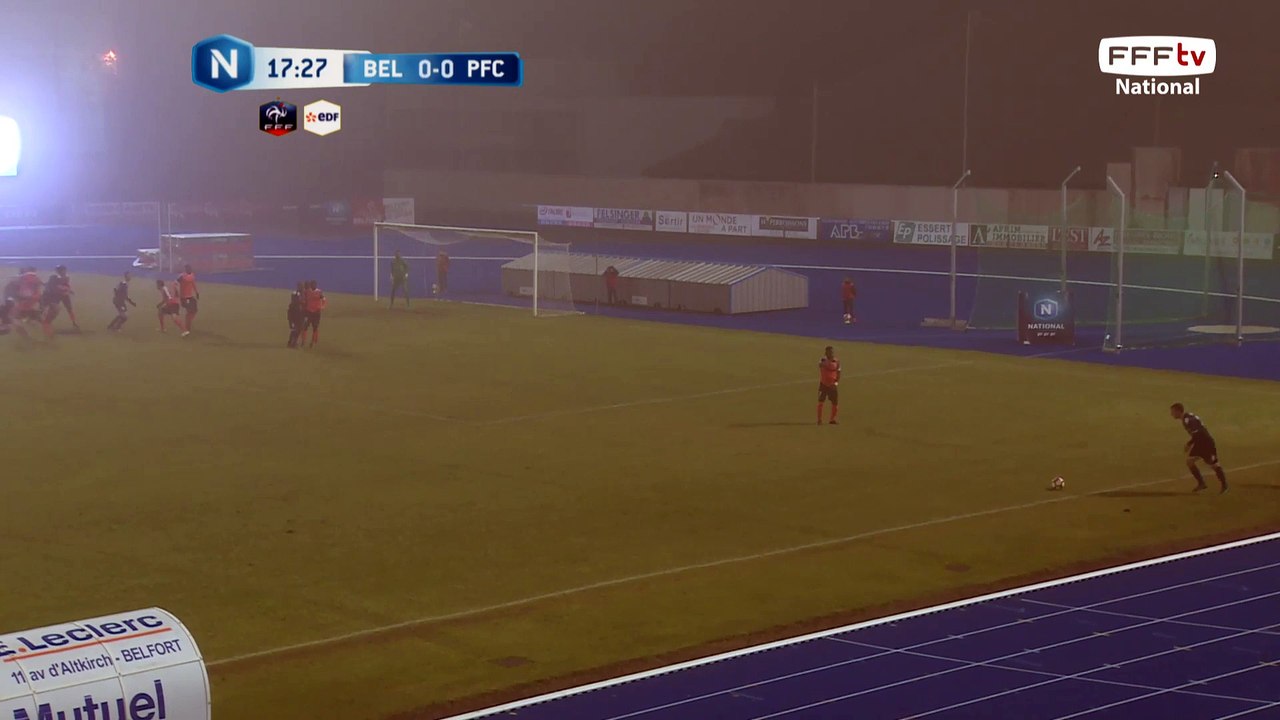 Coup franc excentré