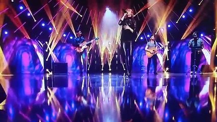 Renaud Sechan W9 d'Or Louane reprend la chanson chez la Mère à Titi .