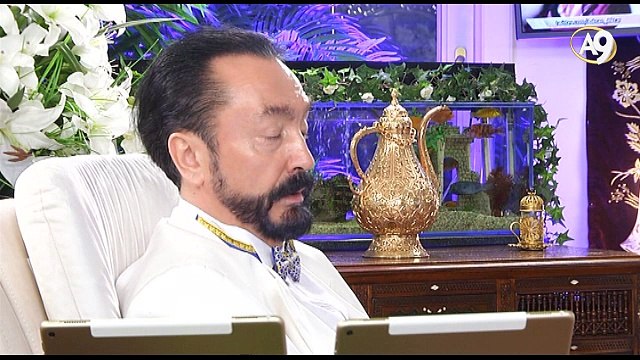 Sevgisiz, kinci ve kavgacı gençlik oluşturmak istiyorlar. Bu insanlara ayetle, güzelliğe çağıran üslup kullanmak gerekir.