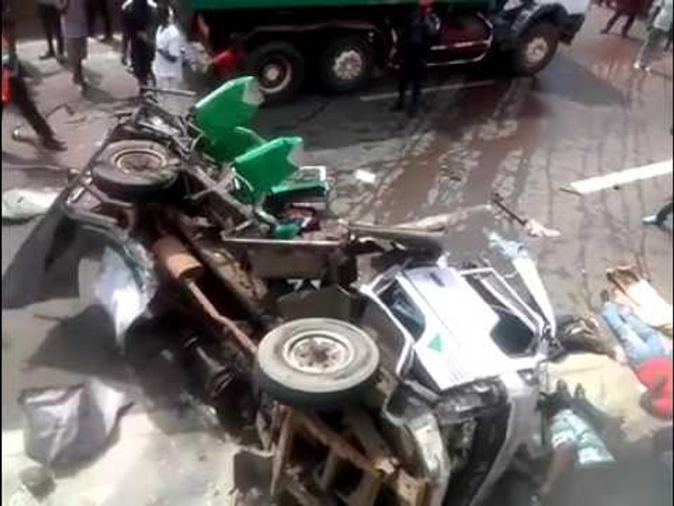 Côte D'ivoire  Accident grave à la Riviera2 sous l'échangeur