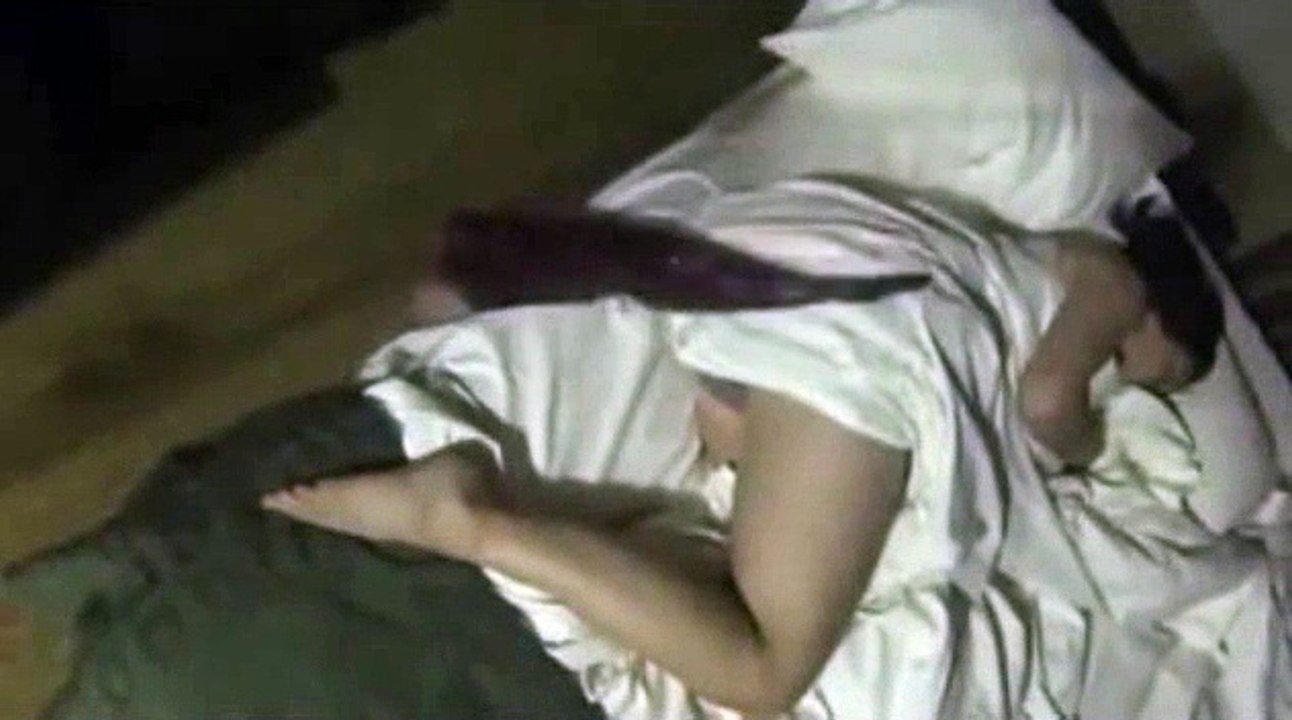 Mira lo que pasa con esta chica mientras duerme