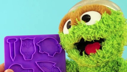 Sesame Street Play Doh Oscar The Grouch Feeds Trash Play-Doh to Cookie Monster