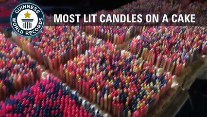 Ils font un gâteau d’anniversaire géant avec… 72 585 bougies
