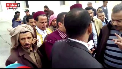 بالفيديو..وفد برلمانى يرصد انقطاع الكهرباء عن غرفة عمليات مستشفى بمطروح