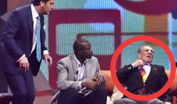 Aydemir Akbaş'ın Beyaz Show'da Yaptığı Unutulmaz Kalp Krizi Şakası!